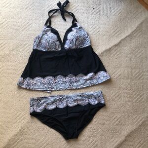 🩱Women’s Swimsuits for All brand tankini. Size 18. Worn once. Beautiful detail